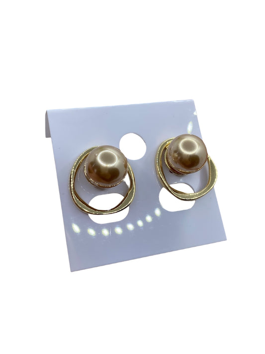 Bronze pearl earrings ￼