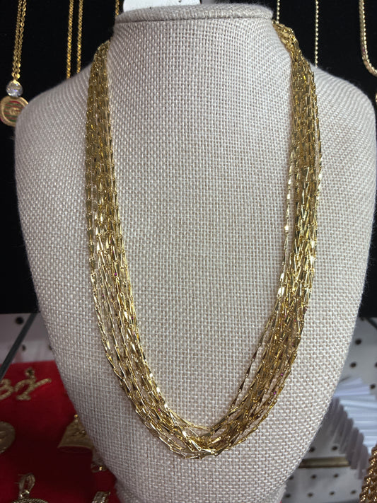 Thin arrow “18 shinny Necklace