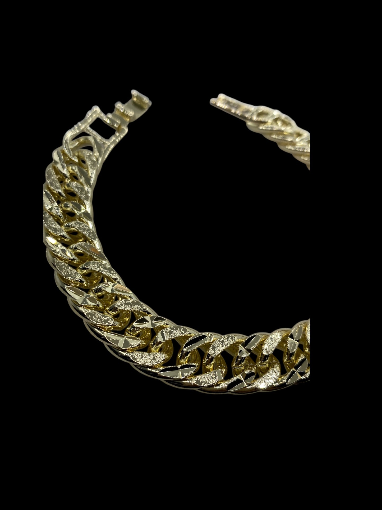 Spiral Cut 7mm Link Bracelet