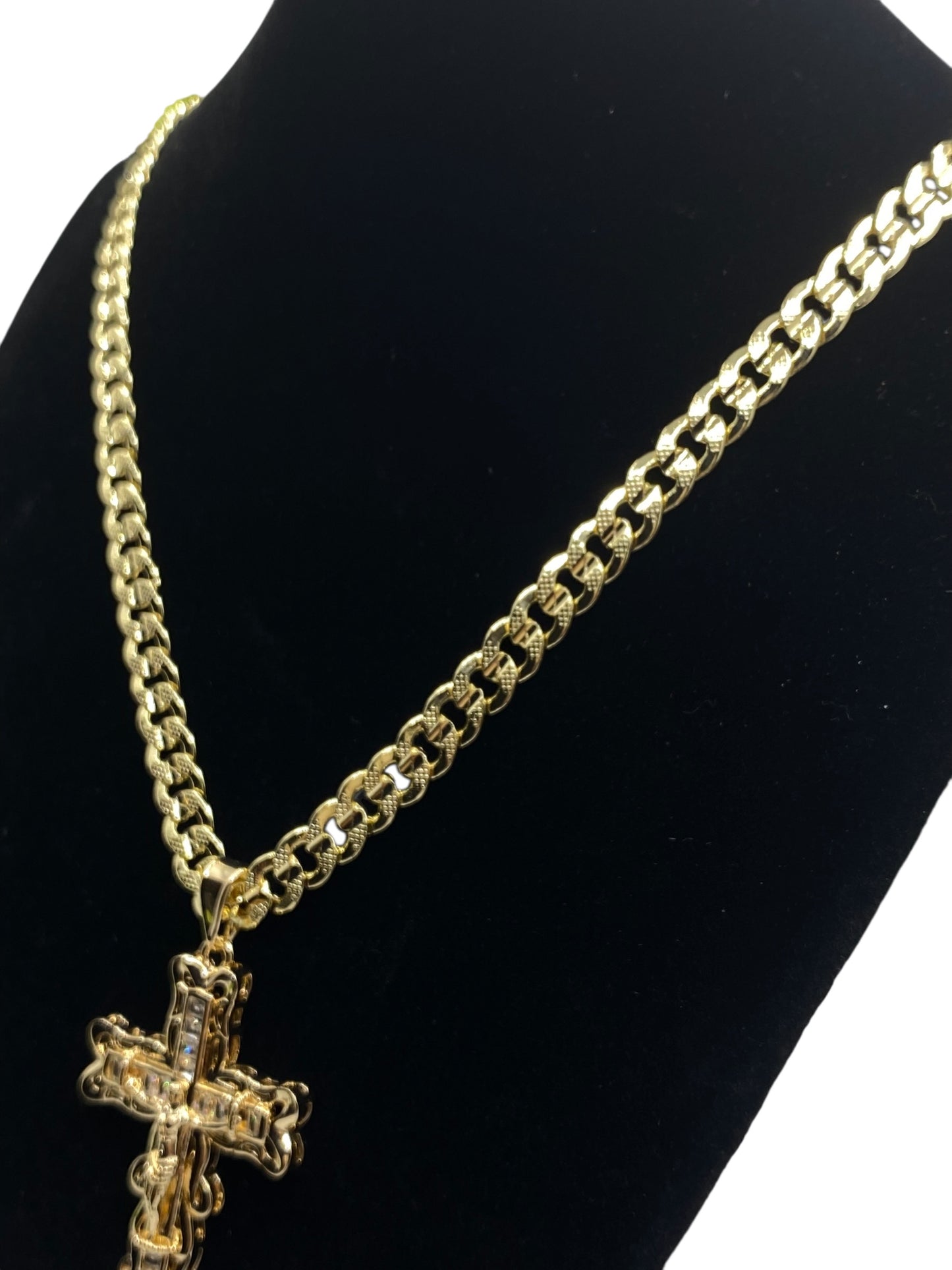 Cuban Cross Chain